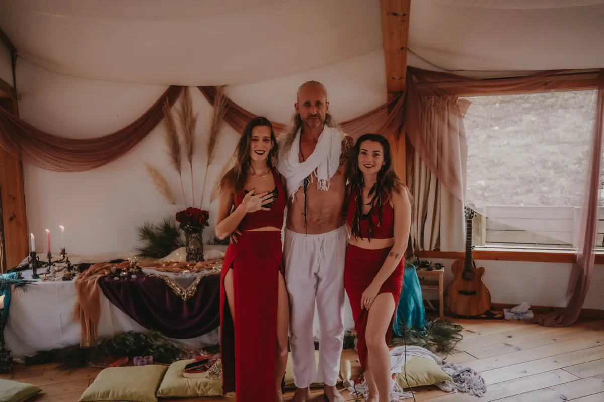 A man meeting a woman of the Initiatress