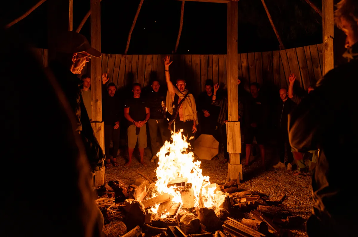 The men around the night fire
